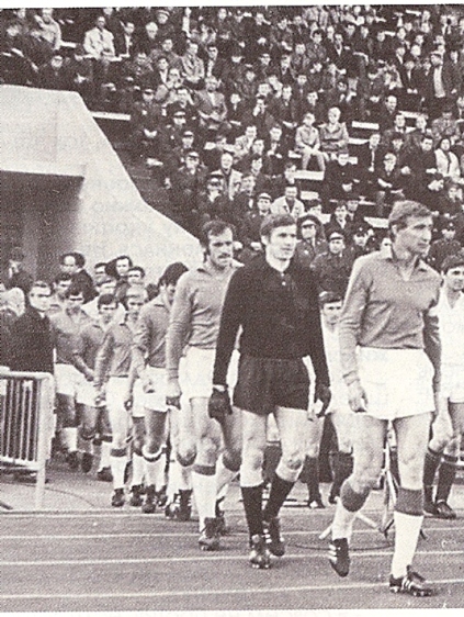 Харьков. Команда Металлист выходит на поле. 1973 год
